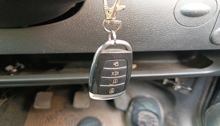 2010 Tata Indica V2 DLS, Diesel, Manual, 1,06,907 km, interior