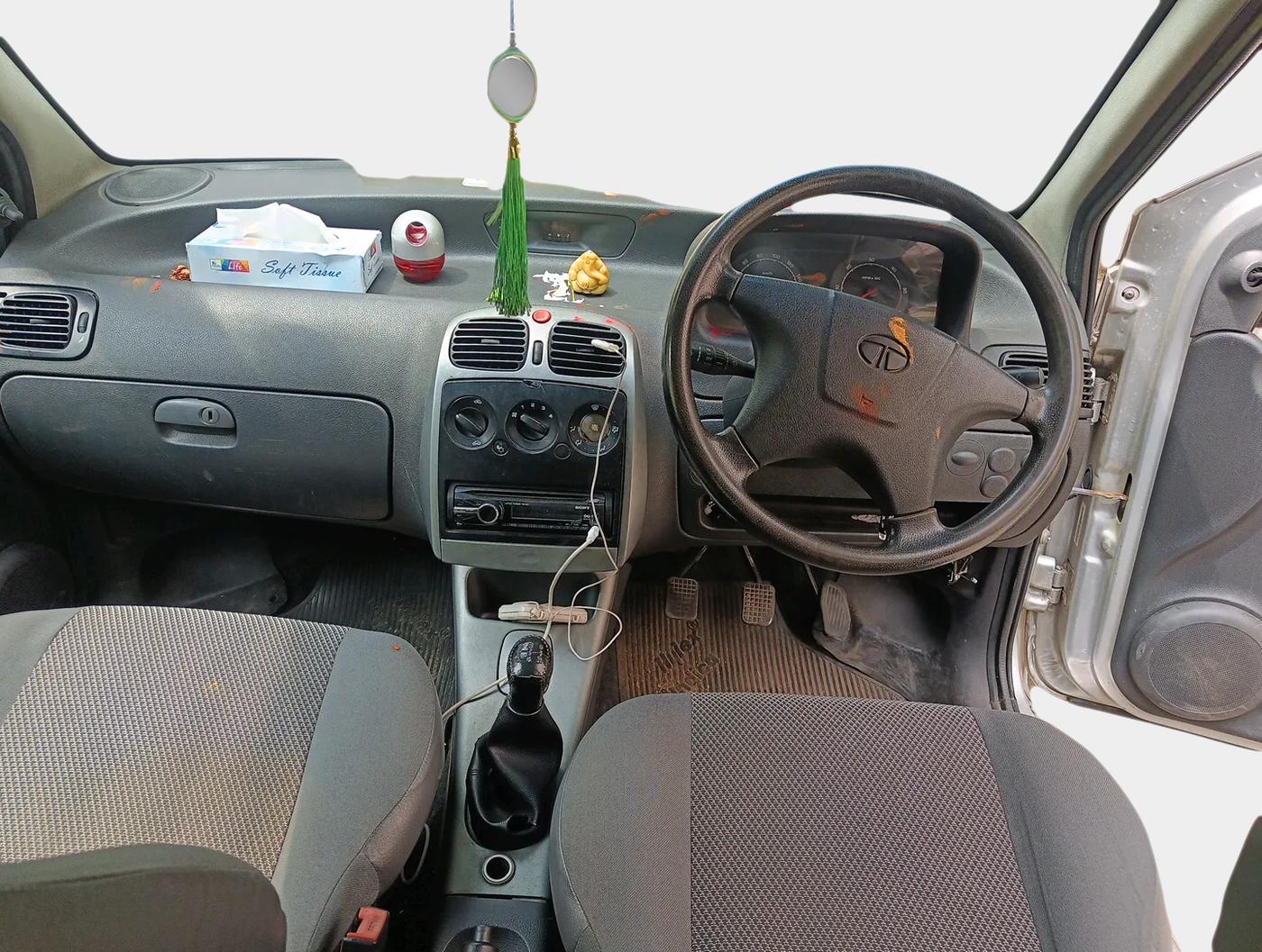 2010 Tata Indica V2 DLS, Diesel, Manual, 1,07,450 km, interior