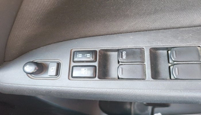 2022 Maruti BREZZA VXI SMART HYBRID, Petrol, Manual, 91,320 km, interior