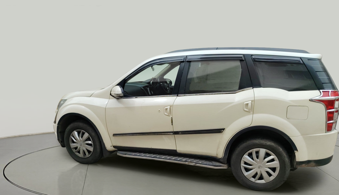 2016 Mahindra XUV500 W6, Diesel, Manual, 1,06,182 km, exterior