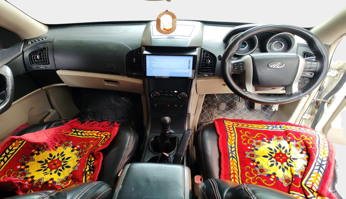2016 Mahindra XUV500 W6, Diesel, Manual, 1,06,182 km, interior