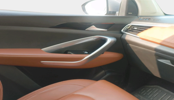 2023 MG HECTOR PLUS SHARP 2.0 DIESEL TURBO MT 6-STR, Diesel, Manual, 1,04,683 km, interior