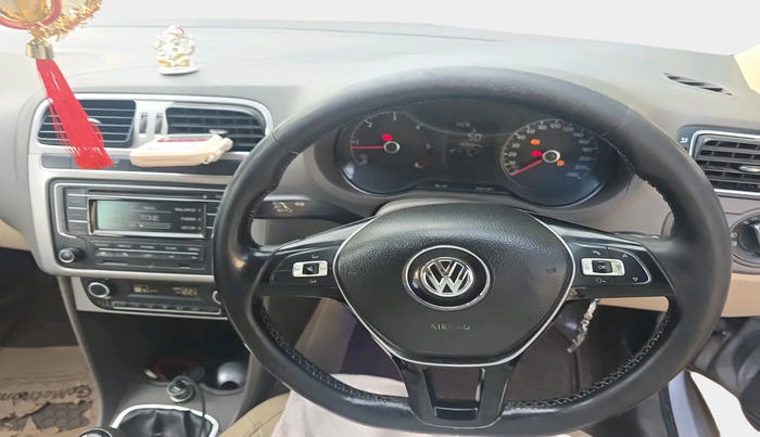 2015 Volkswagen Vento HIGHLINE DIESEL 1.5, Diesel, Manual, 1,99,664 km, interior