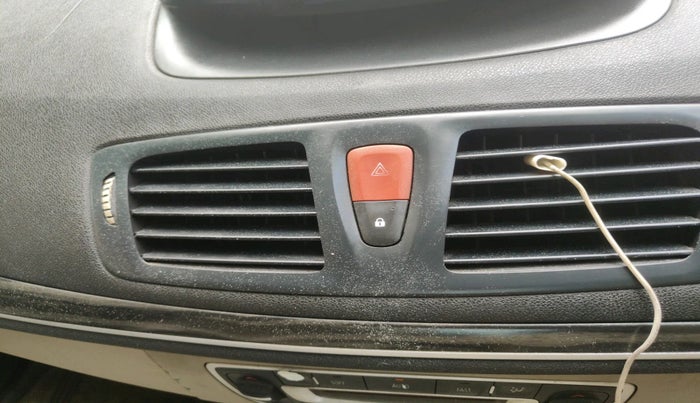2012 Renault Fluence 1.5 E2, Diesel, Manual, 1,52,893 km, interior