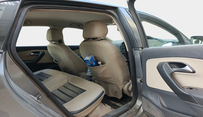 2013 Volkswagen Polo COMFORTLINE 1.2L, Diesel, Manual, 1,23,287 km, interior