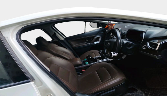 2019 Tata Harrier XZ 2.0L, Diesel, Manual, 70,181 km, interior