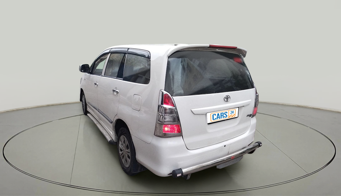 2016 Toyota Innova 2.5 G 8 STR, Diesel, Manual, 1,51,627 km, exterior