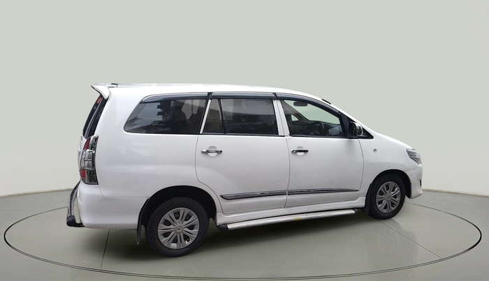 2016 Toyota Innova 2.5 G 8 STR, Diesel, Manual, 1,51,627 km, exterior