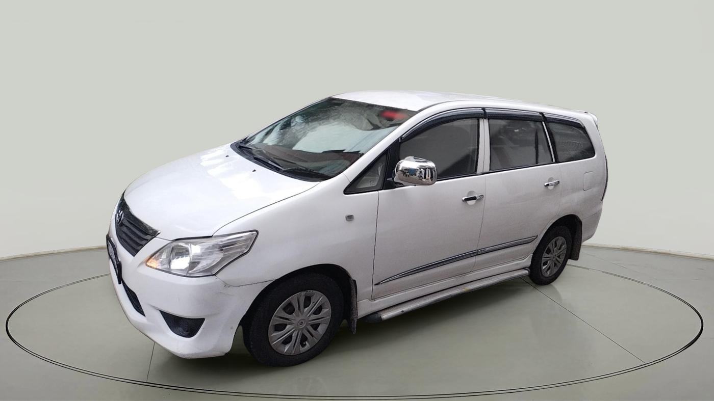 2016 Toyota Innova 2.5 G 8 STR, Diesel, Manual, 1,51,627 km, exterior
