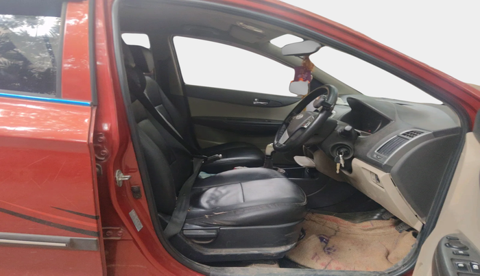 2013 Hyundai i20 SPORTZ 1.4 CRDI, Diesel, Manual, 1,19,814 km, interior