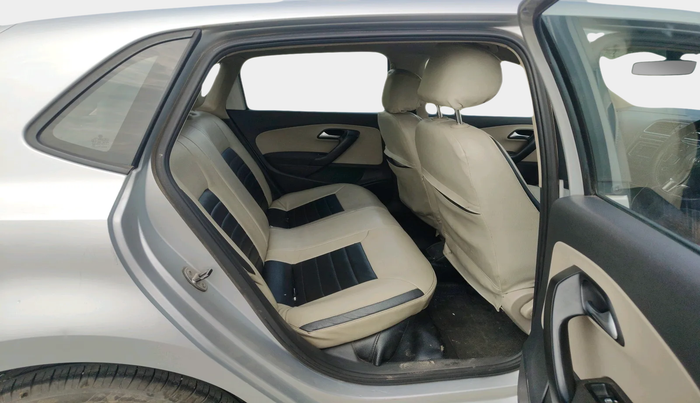 2013 Volkswagen Polo HIGHLINE DIESEL, Diesel, Manual, 1,70,569 km, interior