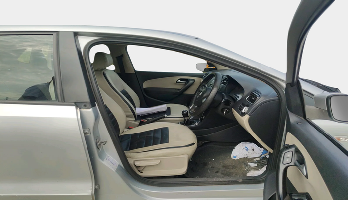 2013 Volkswagen Polo HIGHLINE DIESEL, Diesel, Manual, 1,70,569 km, interior