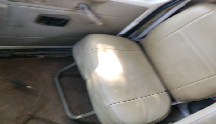 2014 Mahindra Bolero ZLX BS IV, Diesel, Manual, 1,07,075 km, interior