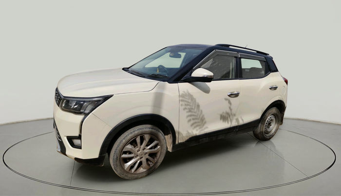 2021 Mahindra XUV300 W6 1.2 PETROL, Petrol, Manual, 38,755 km, exterior