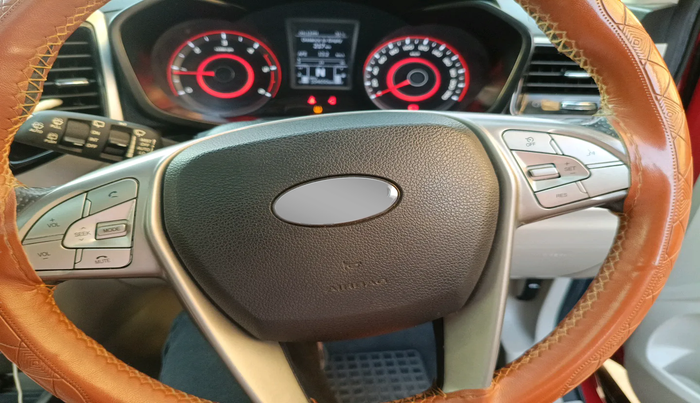 2021 Mahindra XUV300 W8 (O) 1.5 DIESEL, Diesel, Manual, 1,05,901 km, interior