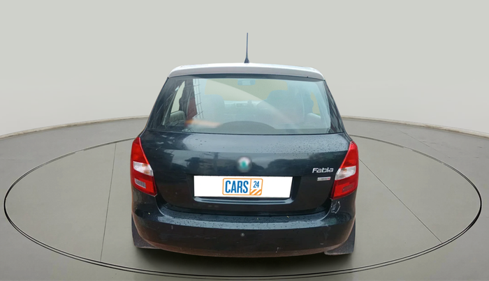 2011 Skoda Fabia ELEGANCE 1.6 MPI, Petrol, Manual, 1,16,397 km, exterior