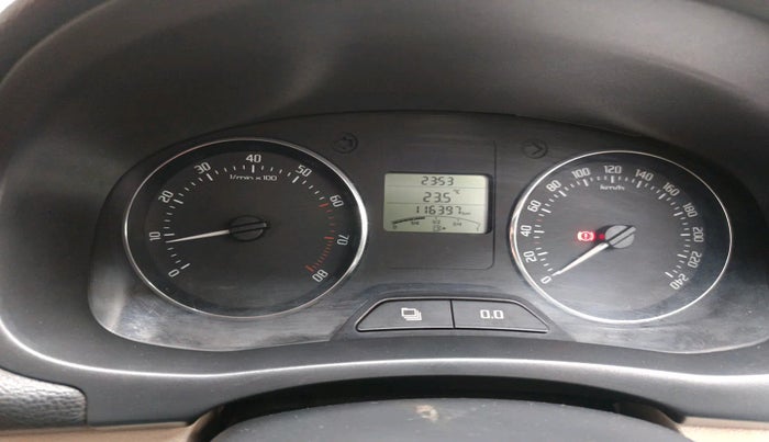 2011 Skoda Fabia ELEGANCE 1.6 MPI, Petrol, Manual, 1,16,397 km, interior