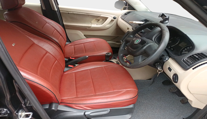 2011 Skoda Fabia ELEGANCE 1.6 MPI, Petrol, Manual, 1,16,397 km, interior