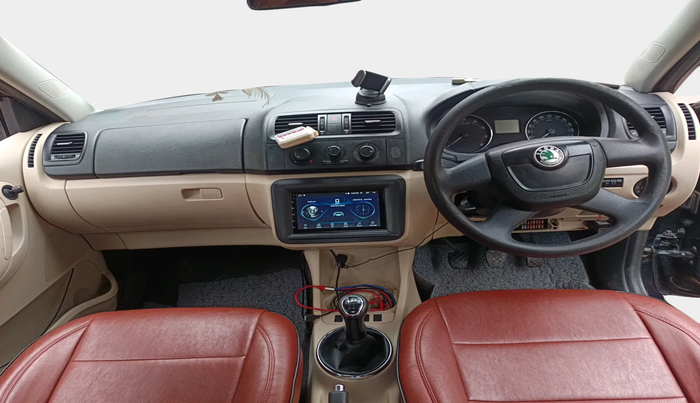 2011 Skoda Fabia ELEGANCE 1.6 MPI, Petrol, Manual, 1,16,397 km, interior