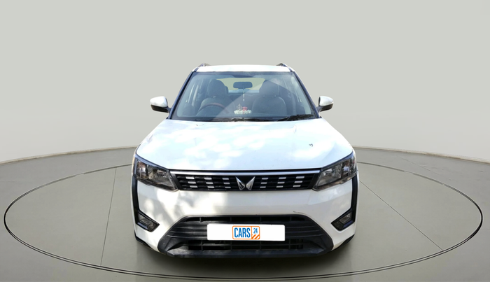 2023 Mahindra XUV300 W6 1.2 PETROL, Petrol, Manual, 21,110 km, exterior