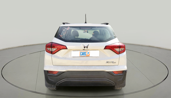 2023 Mahindra XUV300 W6 1.2 PETROL, Petrol, Manual, 21,110 km, exterior