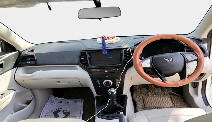 2023 Mahindra XUV300 W6 1.2 PETROL, Petrol, Manual, 21,110 km, interior