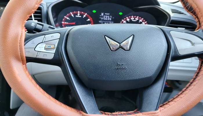 2023 Mahindra XUV300 W6 1.2 PETROL, Petrol, Manual, 21,110 km, interior