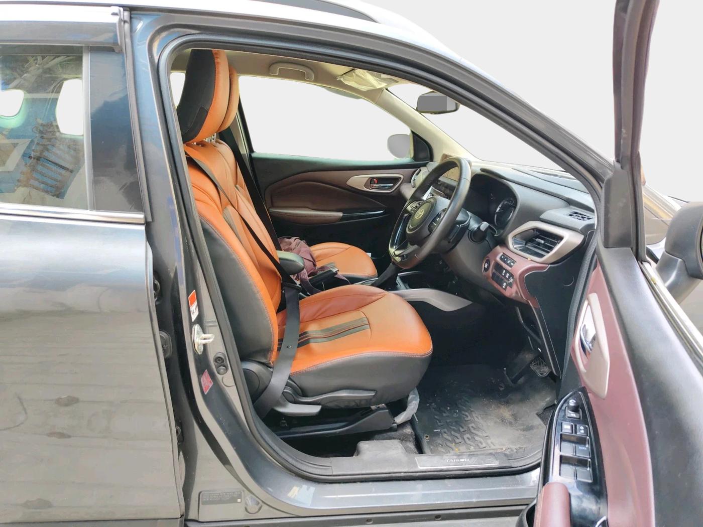 2024 Toyota Urban Cruiser Taisor V 1.0 Petrol AT, Petrol, Automatic, 25,255 km, interior