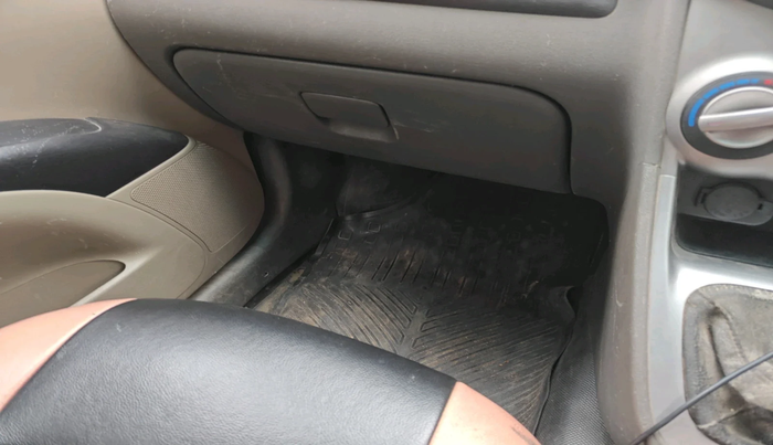 2014 Hyundai i10 SPORTZ 1.1 LPG, Petrol, Manual, 1,05,362 km, interior