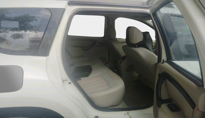 2015 Nissan Terrano XV D THP PREMIUM 110 PS, Diesel, Manual, 1,24,779 km, interior