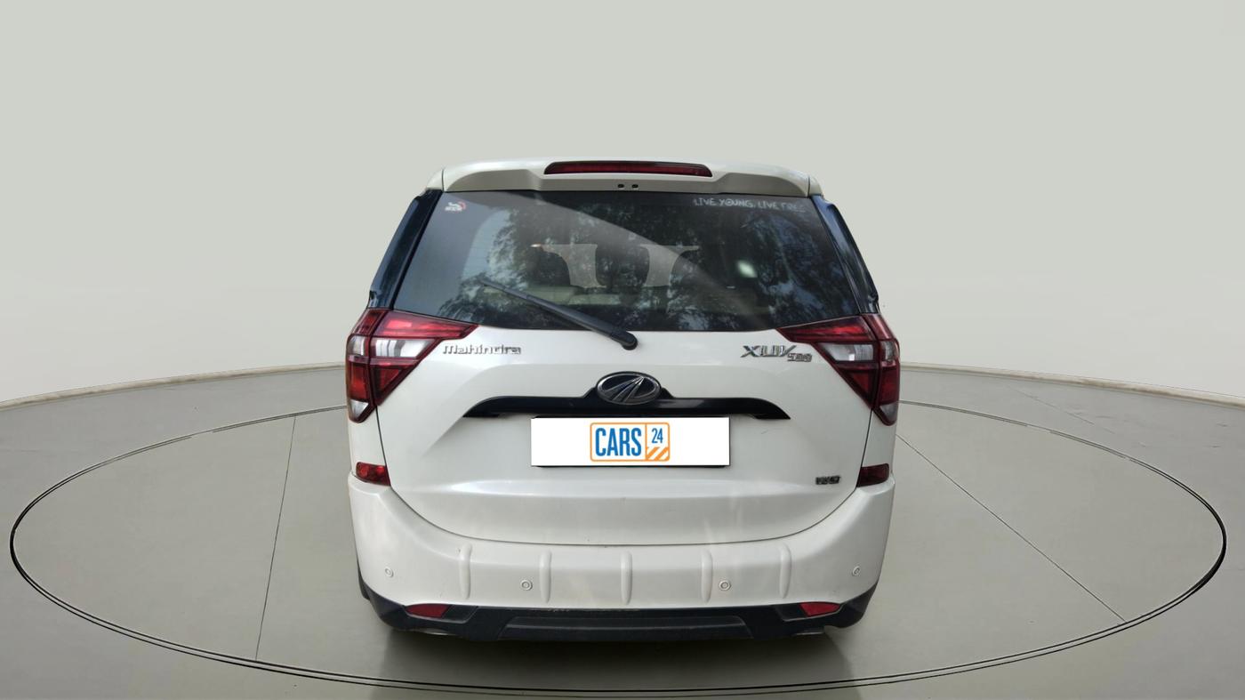 2018 Mahindra XUV500 W9, Diesel, Manual, 1,40,855 km, exterior