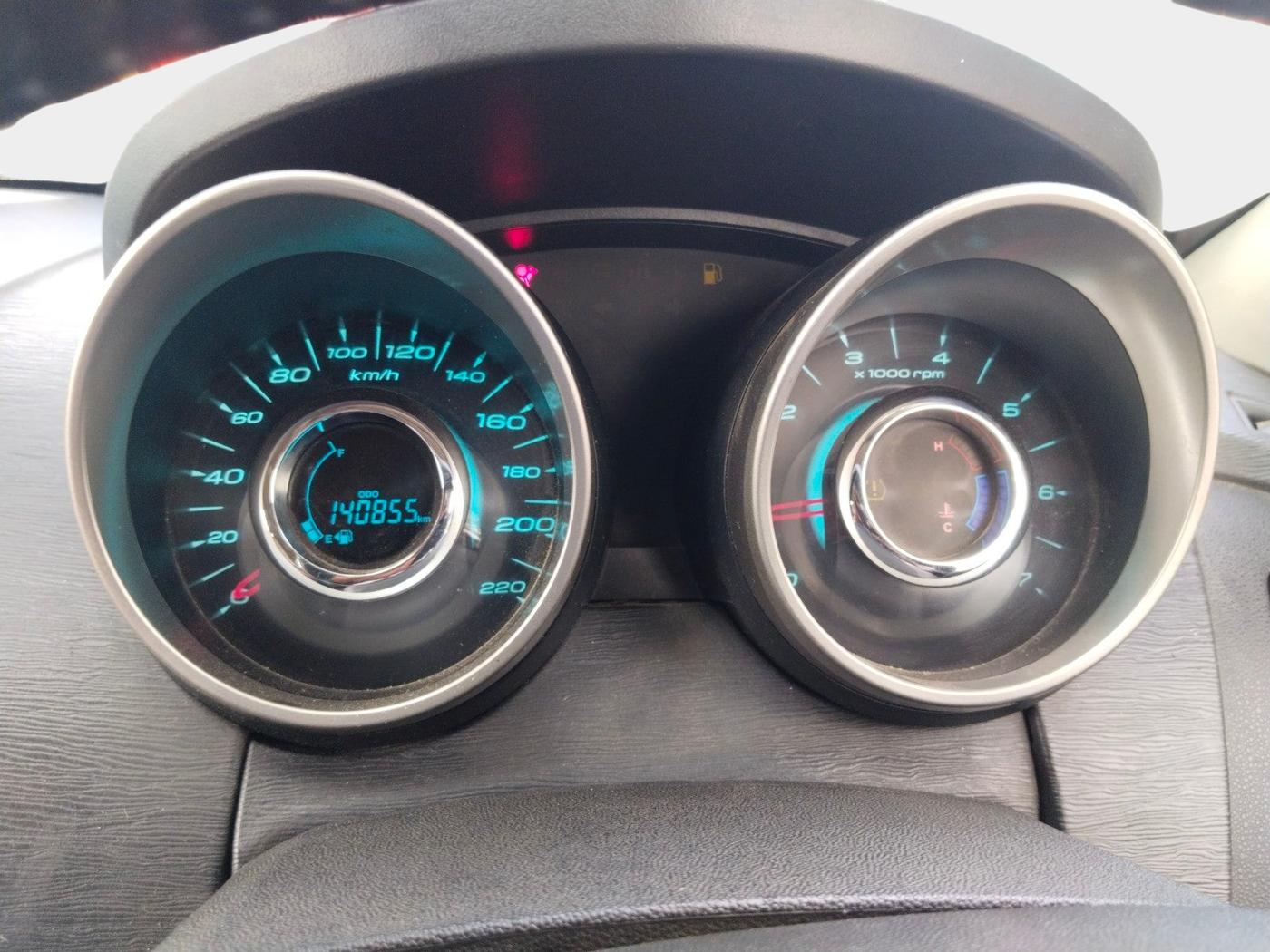 2018 Mahindra XUV500 W9, Diesel, Manual, 1,40,855 km, interior