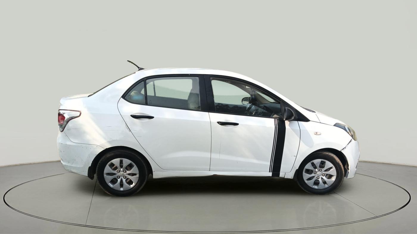 2015 Hyundai Xcent BASE 1.2, Petrol, Manual, 1,48,408 km, exterior