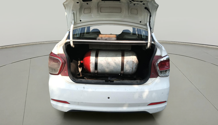 2015 Hyundai Xcent BASE 1.2, Petrol, Manual, 1,48,408 km, exterior