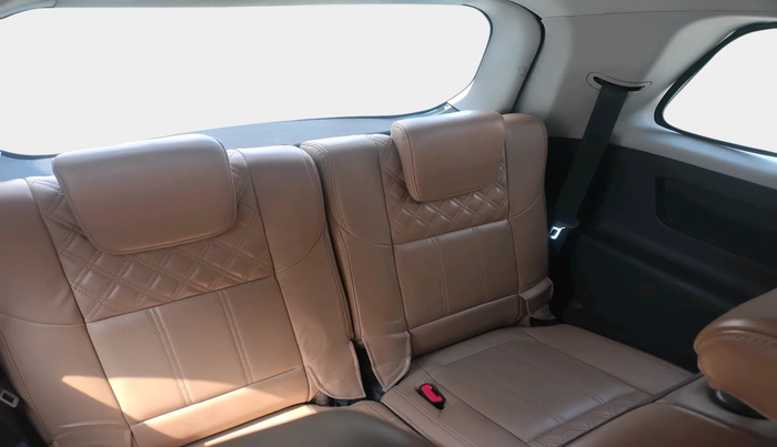 2018 Mahindra XUV500 W11 AT, Diesel, Automatic, 1,12,023 km, interior