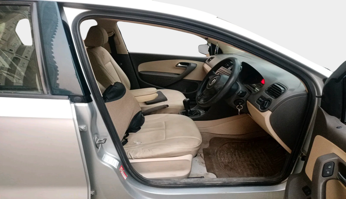 2010 Volkswagen Vento COMFORTLINE 1.6, Petrol, Manual, 1,19,081 km, interior