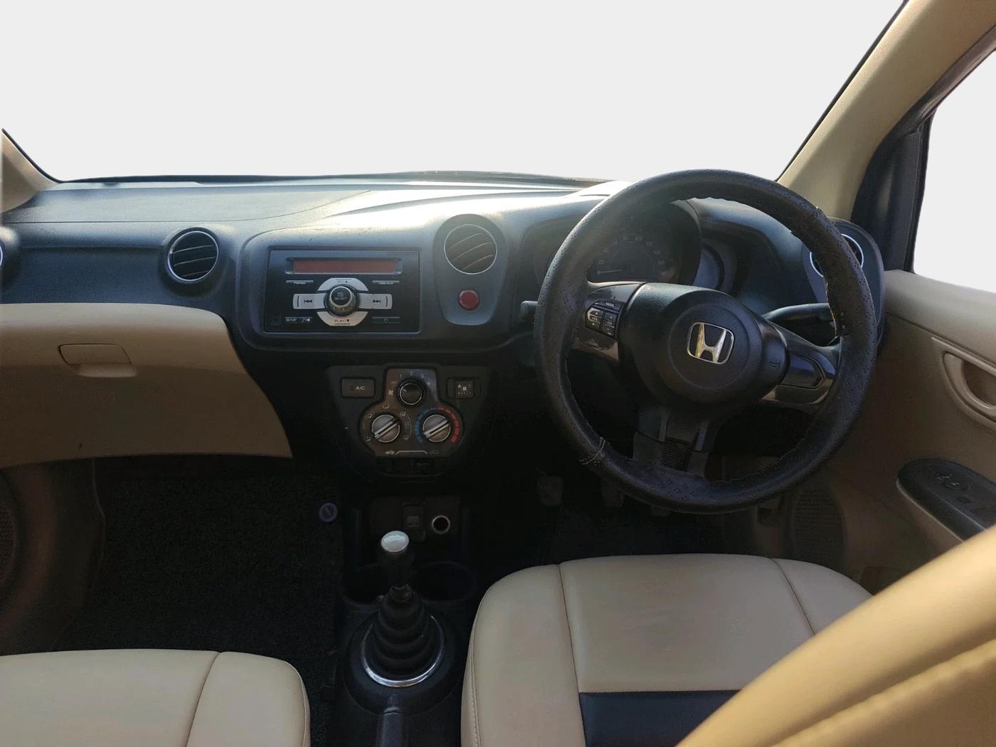 2015 Honda Amaze 1.2L I-VTEC S, CNG, Manual, 75,893 km, interior