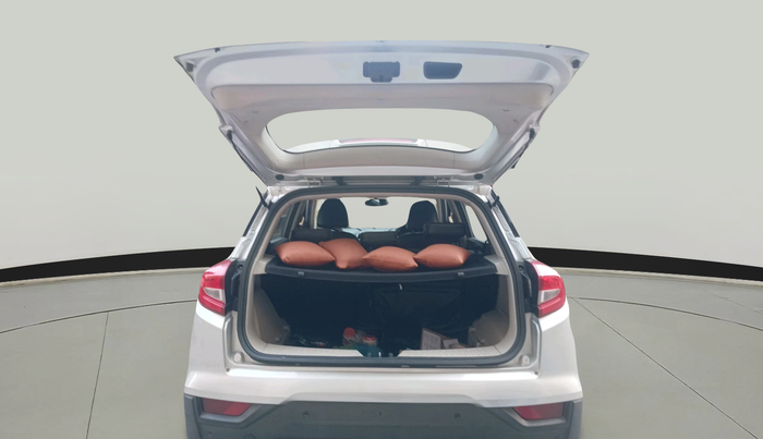 2020 Mahindra XUV300 W6 1.2 PETROL, Petrol, Manual, 64,196 km, exterior