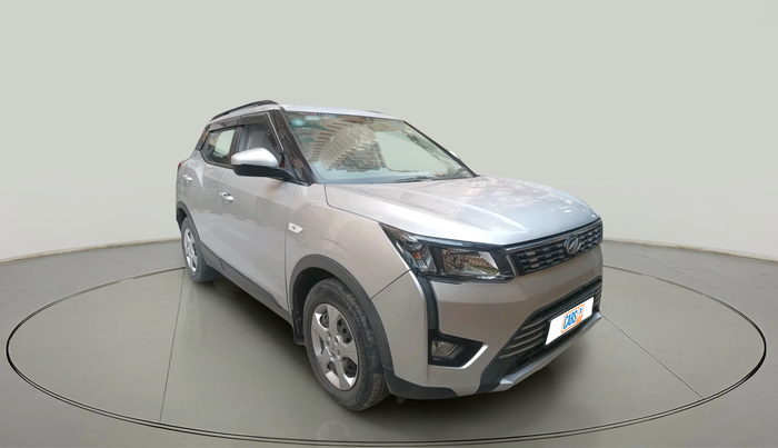 2020 Mahindra XUV300 W6 1.2 PETROL, Petrol, Manual, 64,196 km, exterior