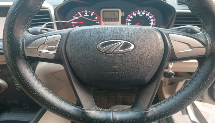 2020 Mahindra XUV300 W6 1.2 PETROL, Petrol, Manual, 64,196 km, interior