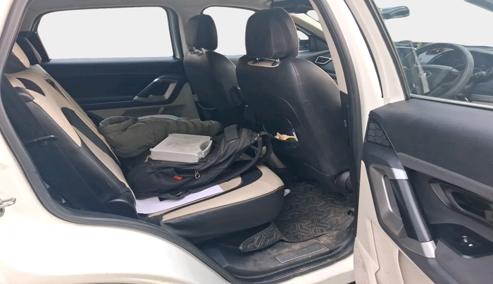 2022 Tata Safari XM, Diesel, Manual, 76,343 km, interior