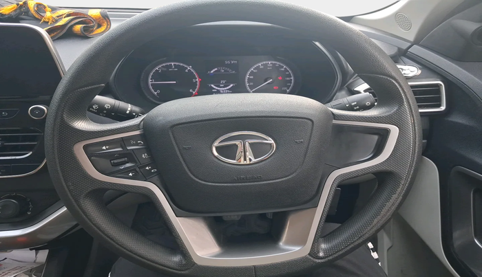2022 Tata Safari XM, Diesel, Manual, 76,343 km, interior