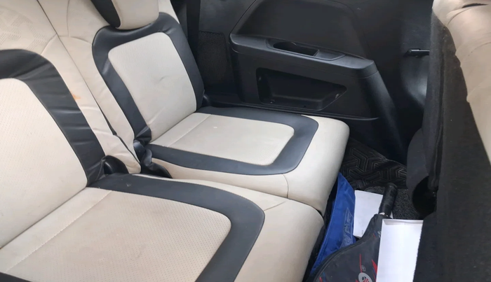 2022 Tata Safari XM, Diesel, Manual, 76,343 km, interior