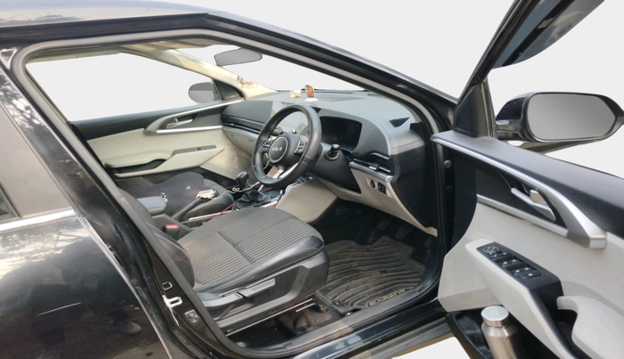 2022 KIA CARENS PRESTIGE PLUS 1.4 PETROL 7 STR, Petrol, Manual, 51,155 km, interior