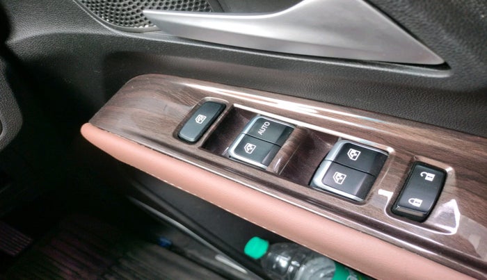 2025 MG HECTOR PLUS SHARP PRO 1.5 PETROL TURBO CVT 7 STR, Petrol, Automatic, 14,619 km, interior