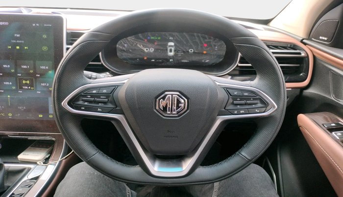 2025 MG HECTOR PLUS SHARP PRO 1.5 PETROL TURBO CVT 7 STR, Petrol, Automatic, 14,619 km, interior