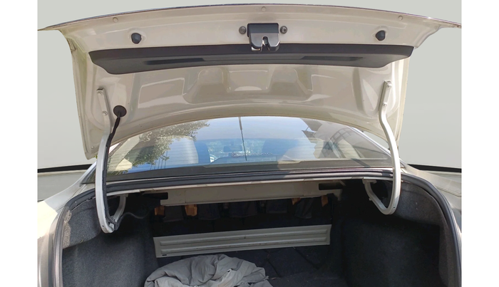 2012 Volkswagen Vento HIGHLINE 1.6 MPI, Petrol, Manual, 60,059 km, exterior