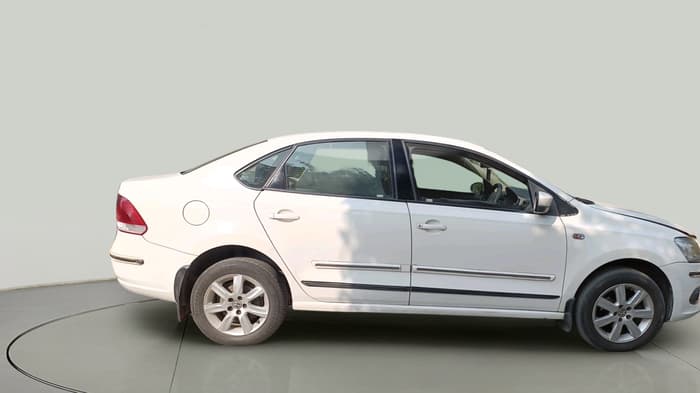 2012 Volkswagen Vento HIGHLINE 1.6 MPI, Petrol, Manual, 60,059 km, exterior