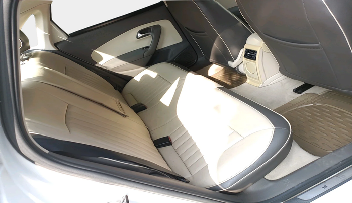 2012 Volkswagen Vento HIGHLINE 1.6 MPI, Petrol, Manual, 60,059 km, interior