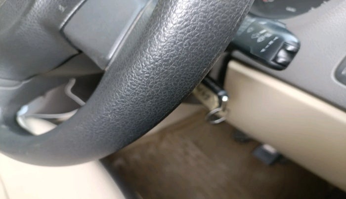 2012 Volkswagen Vento HIGHLINE 1.6 MPI, Petrol, Manual, 60,059 km, interior